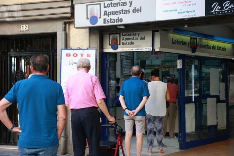 Qué hacen los españoles cuando ganan la lotería: un estudio revela sus prioridades