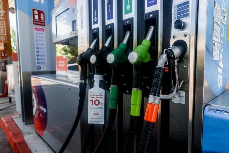 Los carburantes bajaron hasta un 1,3% en la última semana y marcan mínimos de 2022