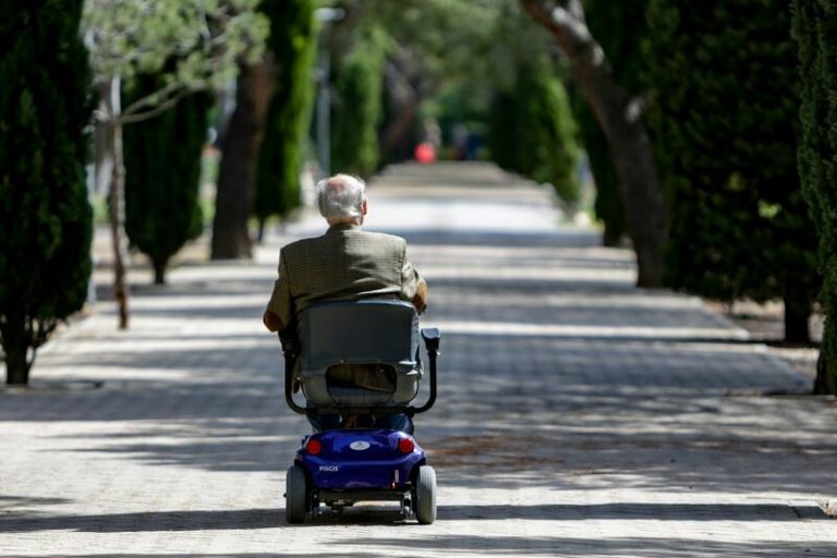 Empresarios de dependencia, alarmados por los nuevos requisitos en cuidados a domicilio: 