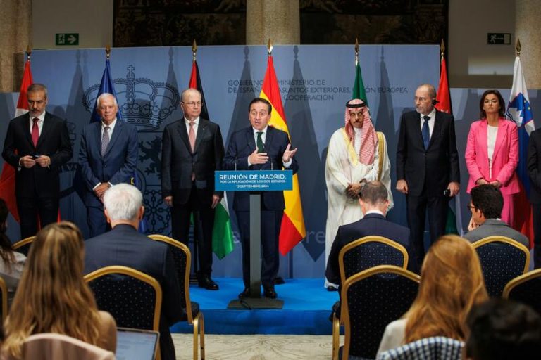 Albares impulsa la mejora de las conexiones entre Israel y los estados árabes en reunión con Arabia Saudí y Qatar