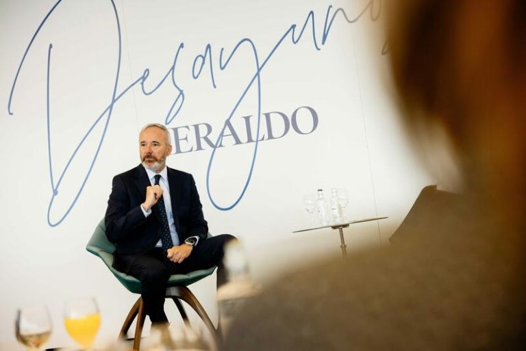 Azcón promete mantener la educación, pero advierte sobre restricciones iniciales