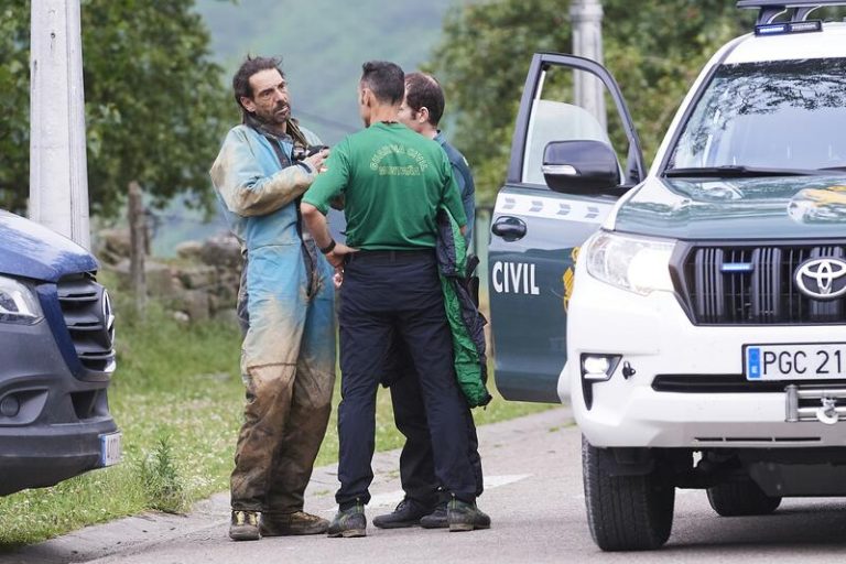 Aventura peligrosa en las cuevas de Cantabria: Compañía de seguros afronta el coste del rescate