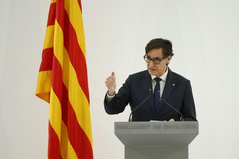 Cataluña debe abrir los brazos: Illa reclama apoyo social para acoger e integrar a los inmigrantes