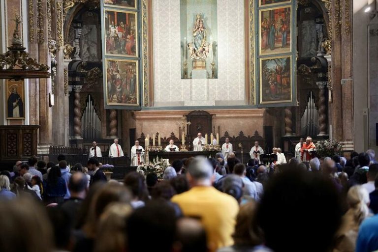 La Catedral de Valencia acoge este domingo una Vigilia Diocesana como inicio al Jubileo de 2025 convocado por el Papa