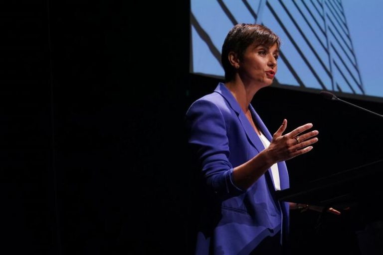Rodríguez pide un pacto de Estado sobre vivienda y analiza más de 50 avales ICO para 17.000 pisos
