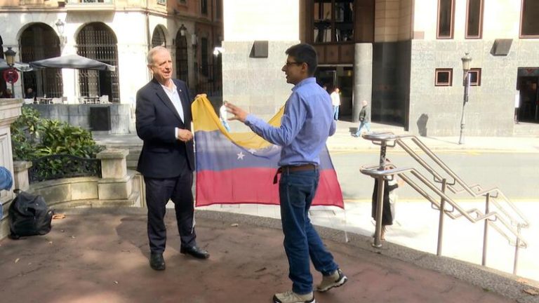 Plataforma de venezolanos se indigna por el arresto de dos habitantes de Bilbao en Venezuela