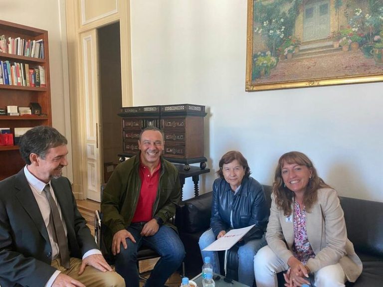 Sindicato UGT urge al Ministerio de Educación a desarrollar un Estatuto Docente que regule a los profesores