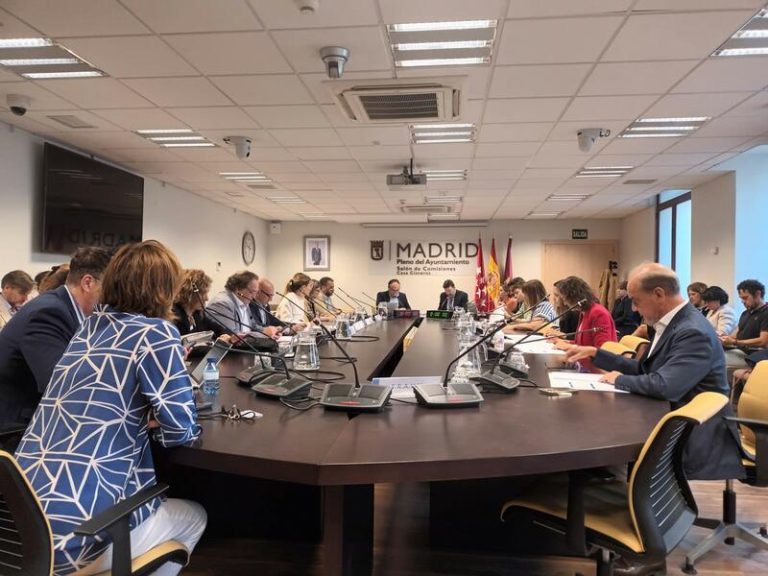 Jorge Volpi se pondrá al frente de Conde Duque de Madrid tras la marcha a finales de año de su directora