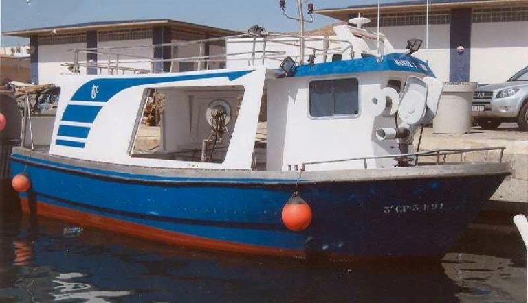 Drama en el mar: Tripulación rescatada tras el naufragio de un pesquero cerca de Carboneras