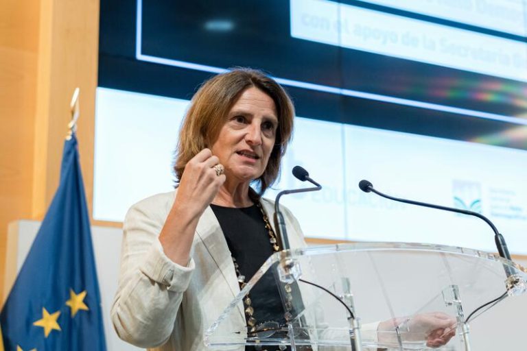 Ecologistas exigen a Ribera que traslade su determinación climática a la UE, mientras que los ganaderos denuncian su carencia de intercambio