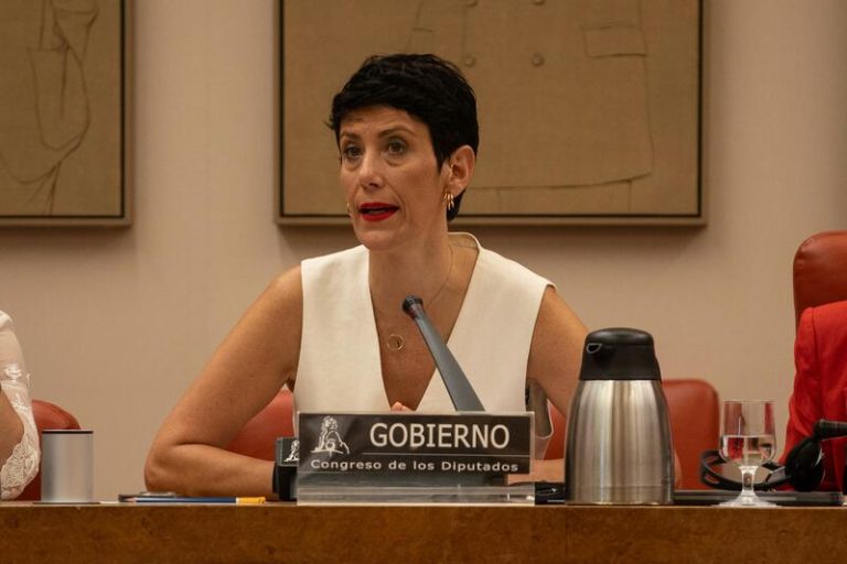 Elma Saiz defiende el último acuerdo en pensiones como una medida para combatir el edadismo en España