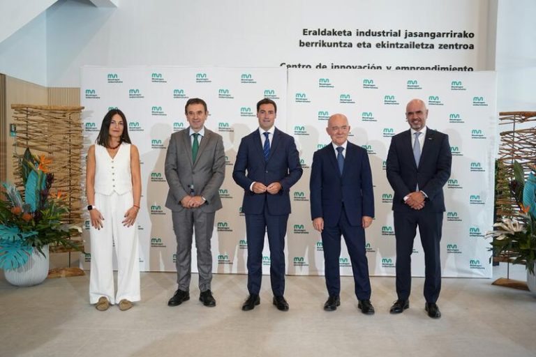 Pradales incide en la cooperación entre universidad y empresas para afrontar la 