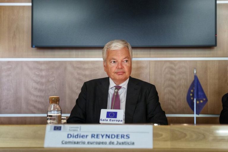 Reynders dice que el Plan por la Democracia va en la 