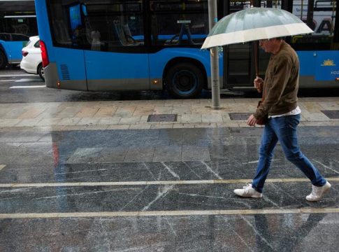 La AEMET le dice adiós al verano: media España en aviso por lluvias La AEMET le dice adiós al verano: media España en aviso por lluvias