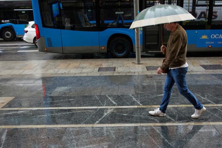 La AEMET le dice adiós al verano: media España en aviso por lluvias