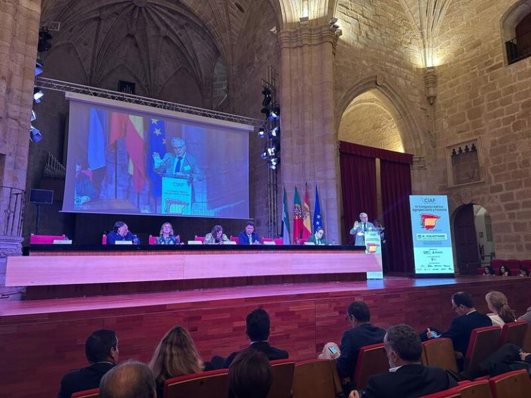 Agricultores y ganaderos peninsulares reclaman apoyo por minimizar su huella de carbono