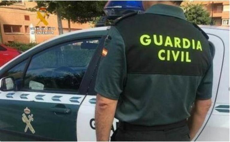 Detenido en Entrala tras chocar con una patrulla, huir de los agentes y dar positivo en drogas