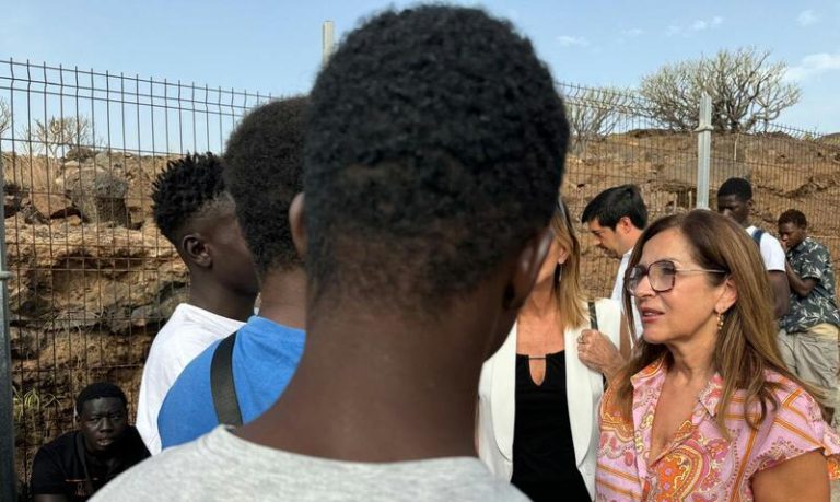 Diputación del Común: investigación de oficio para controlar el cuidado de los menores migrantes en Canarias