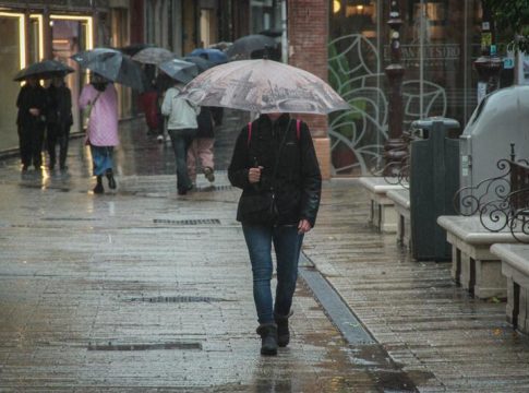 La AEMET advierte del riesgo por lluvias y tormentas, con Castellón y Tarragona en nivel naranja La AEMET advierte del riesgo por lluvias y tormentas, con Castellón y Tarragona en nivel naranja