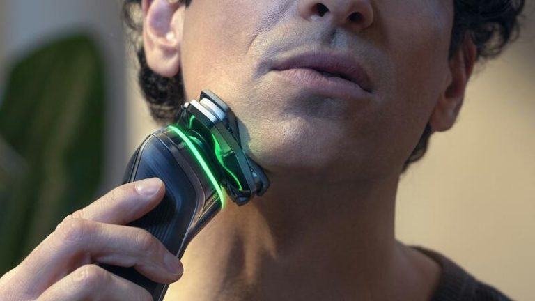 Philips lanza una nueva afeitadora que usa la IA para lograr un mejor resultado