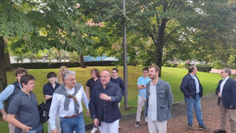 Fernández (PP) dice que Cataluña seguirá el camino de Euskadi de 