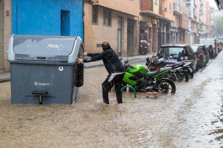 Zaragoza sufre numerosas incidencias tras acumular casi 40 litros de lluvia