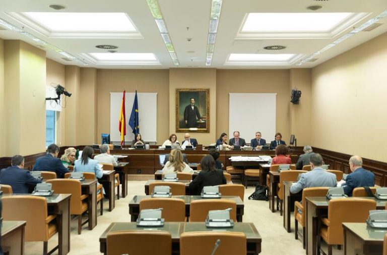 La comisión del Congreso sobre las mascarillas está en el aire