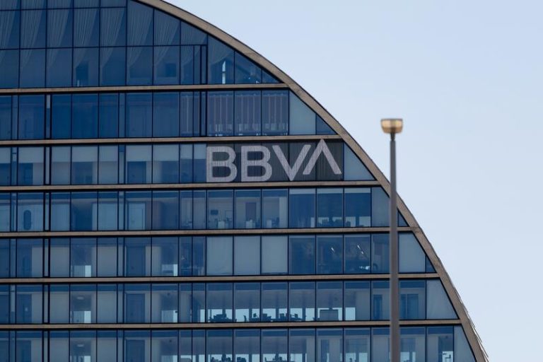 BBVA niega que el cuantioso dividendo de Sabadell beneficie a sus inversores