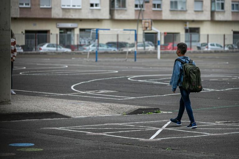 La carencia material severa, casi dos veces más alta en familias con hijos que entre mayores solos