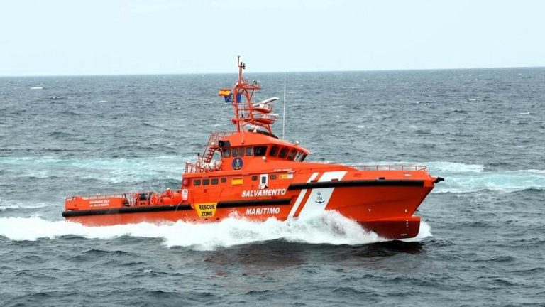 Salvamento Marítimo intercepta 4 embarcaciones con 225 migrantes en aguas de Fuerteventura y Lanzarote