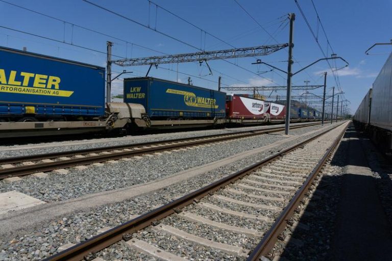 El Gobierno aprueba respaldo económico para el traslado de mercancías