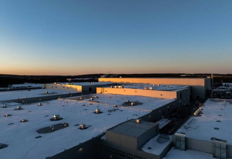 Problemas de liquidez obligan a Northvolt a reducir significativamente su plantilla en Suecia