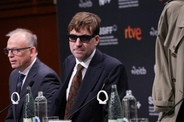 'Tardes de soledad' ¿a favor o en contra de la tauromaquia? El director lo tiene claro
