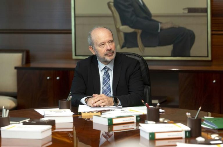 Un TC dividido aparta al ex ministro de Justicia Juan Carlos Campo del debate sobre la ley de amnistía