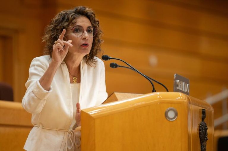 Montero evita pronunciarse sobre la polémica fundación del rey emérito en Abu Dhabi
