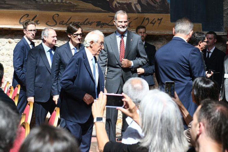 Felipe VI lidera el acto institucional del 50 aniversario del Museu Dalí de Figueres