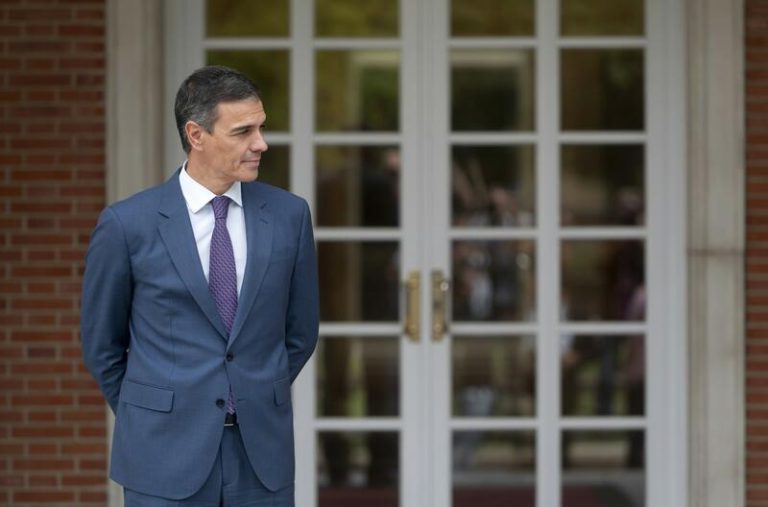 Pedro Sánchez celebra la mejora de previsiones de la OCDE para España: 