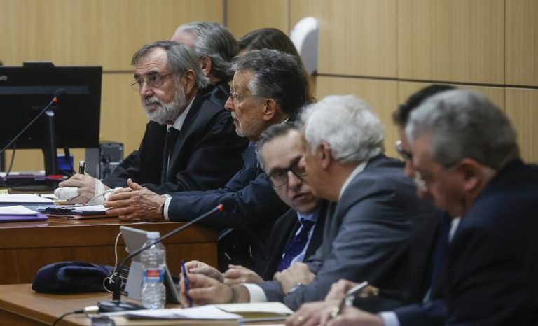 La jueza afirma que Grau cobró una comisión de un millón a través de las cuentas de EE.UU de una de sus hijas