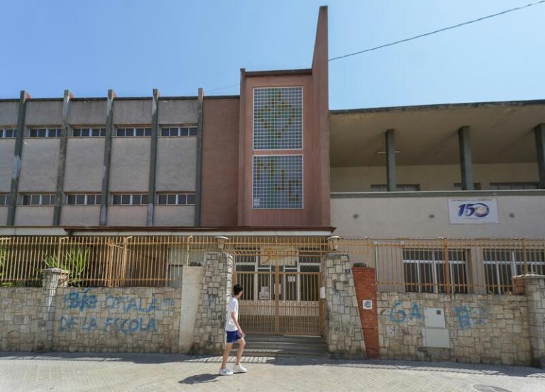 Escándalo en las aulas de Alaquàs: Fiscal denuncia dudosas terapias de conversión sexual