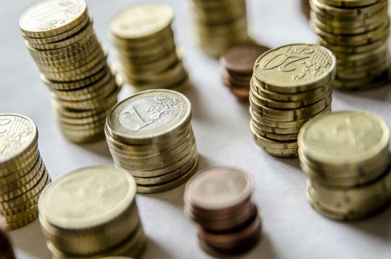 La deuda mundial alcanza un nuevo récord de 278,5 billones de euros durante el primer semestre