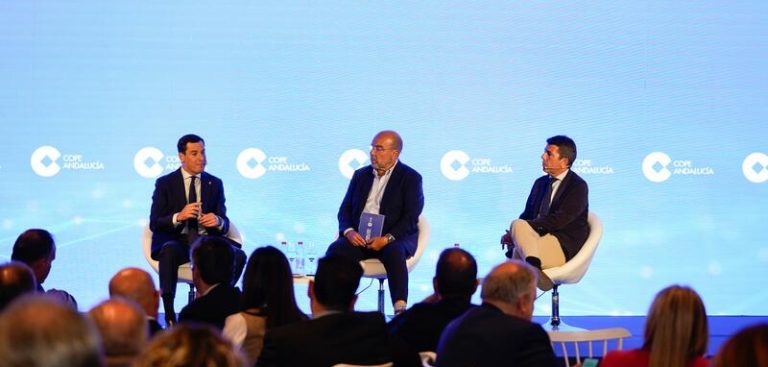 Moreno denuncia el deterioro progresivo de la red ferroviaria y Mazón cuestiona el modelo radial de España