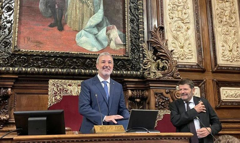 El alcalde de Barcelona promete 
