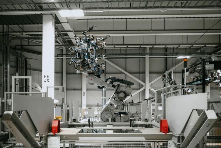 JLR invierte casi 600 millones en levantar una fábrica de coches eléctricos en Inglaterra