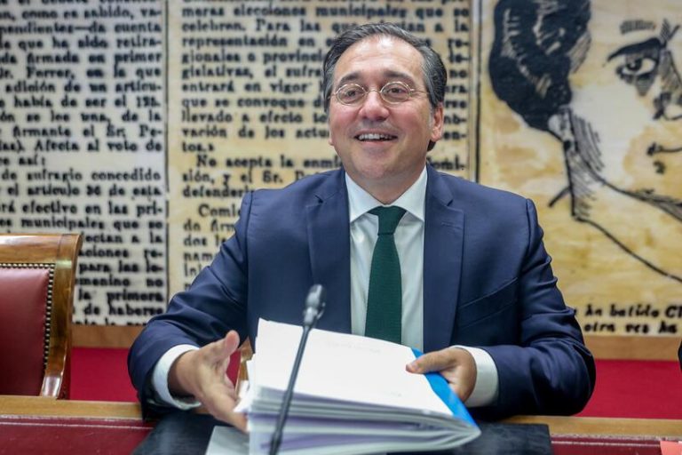 El Gobierno no cede ante México e insiste en la defensa de las instituciones, 