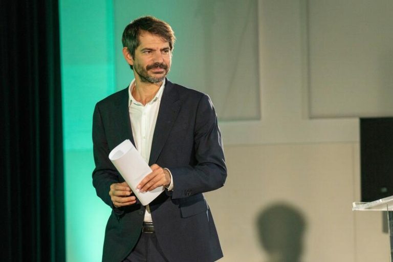 Sumar responde a Ayuso afirmando que no se necesitarían condiciones para los fondos estatales si se pusiera en marcha la Ley de Vivienda