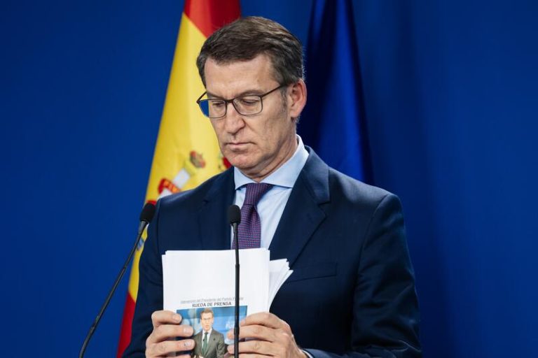 Feijóo reclama al Gobierno que responda con recursos y contundencia a la crisis migratoria tras el vuelco de un cayuco en El Hierro