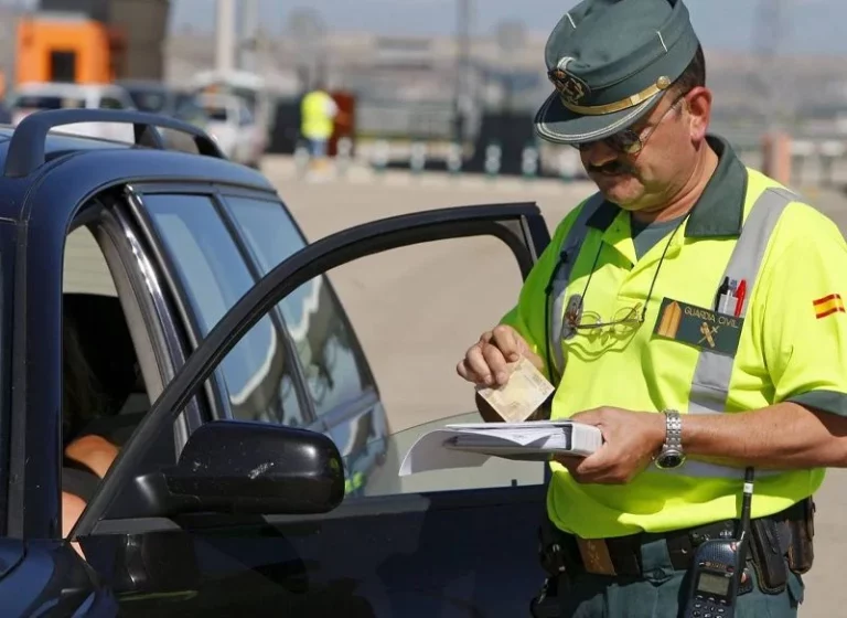 La DGT amenaza a estos grupos de Telegram y WhatsApp y lanza una advertencia a los conductores