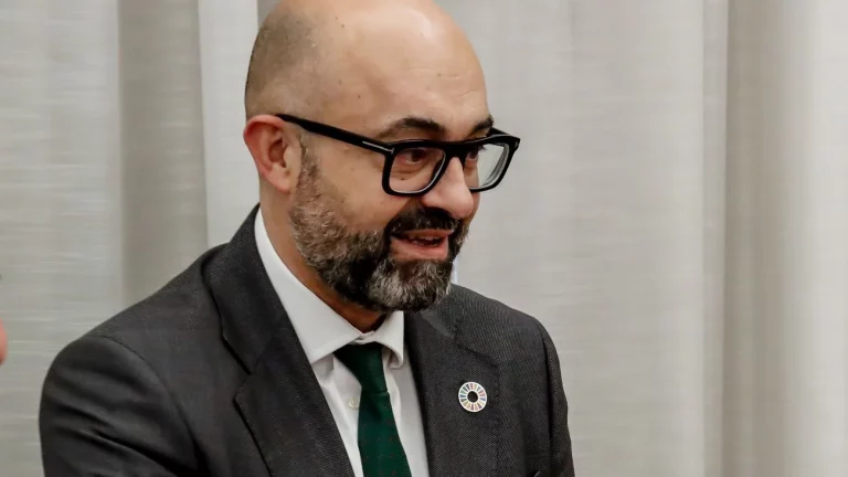 Óscar Puente nombra presidente de Adif a Luis Pedro Marco de la Peña, viceconsejero en País Vasco