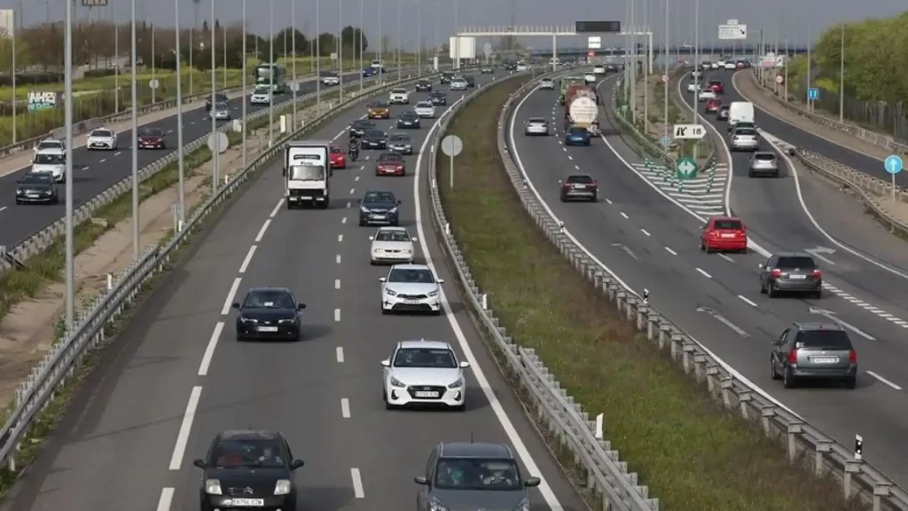 Por qué algunos conductores sufren el ‘síndrome del carril izquierdo’