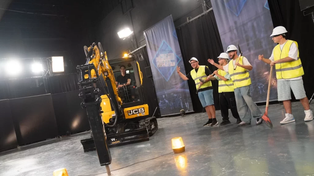 Cambios en la cabecera y un accidente en el plató